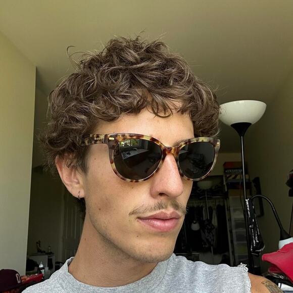 Brown Tortoise Shell Wayfarer Club Polaroid Sunglasses - Picture 1 of 8